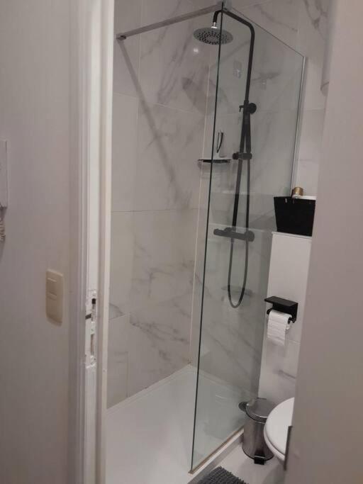Апартаменты Design Studio Perfectly Located - Eu Madou - Park Брюссель Экстерьер фото